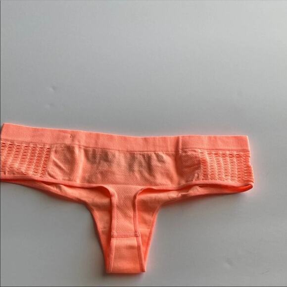 Victoria Secret Size XS Women’s Seamless Thong - Picture 13 of 15